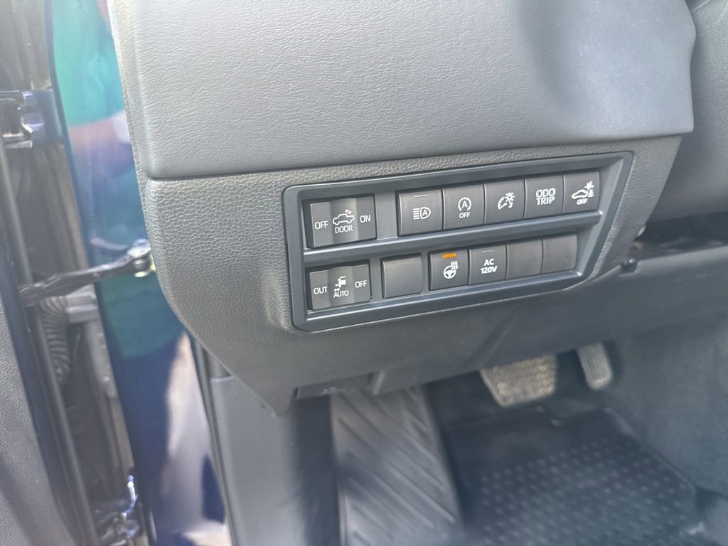 Used 2022 Toyota Tundra Platinum w/ Advanced Package image 25