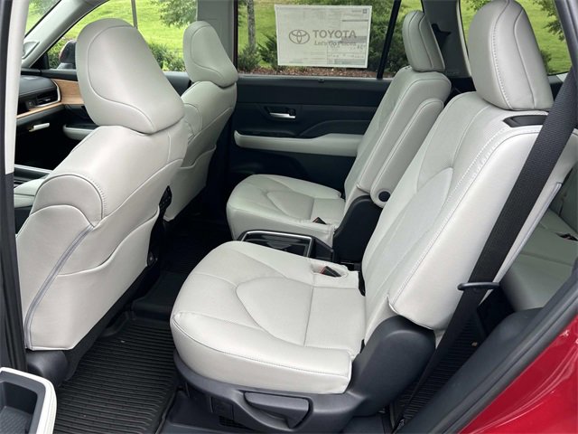 New 2026 Toyota Grand Highlander Limited image 19