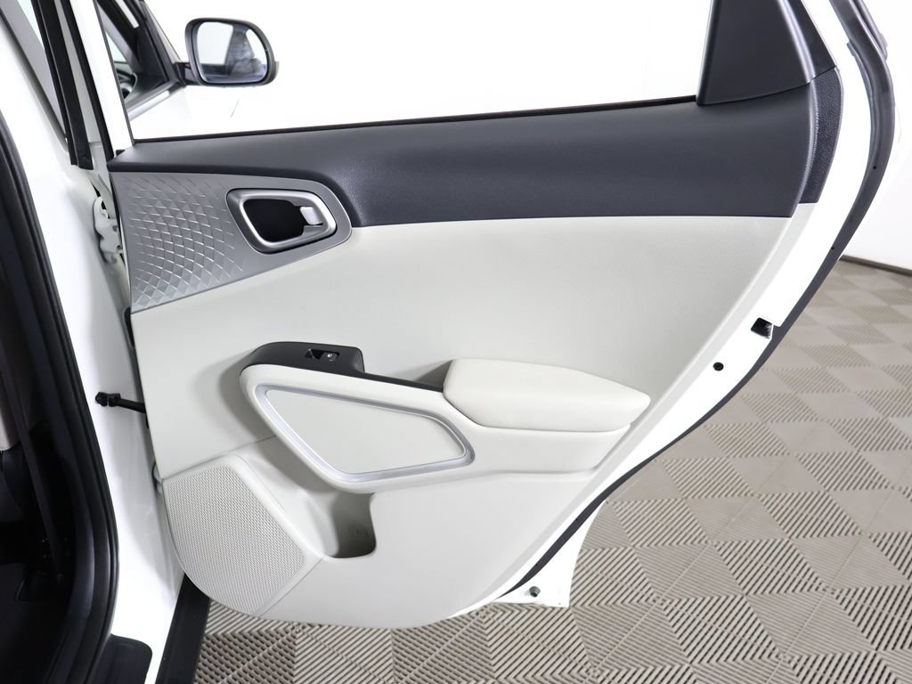 Certified 2023 Kia Soul LX w/ LX Technology Package FWD image 24