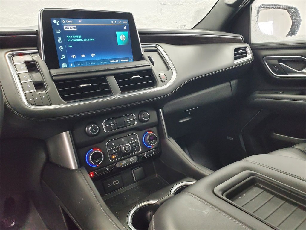 Used 2023 Chevrolet Suburban Z71 w/ Luxury Package image 19