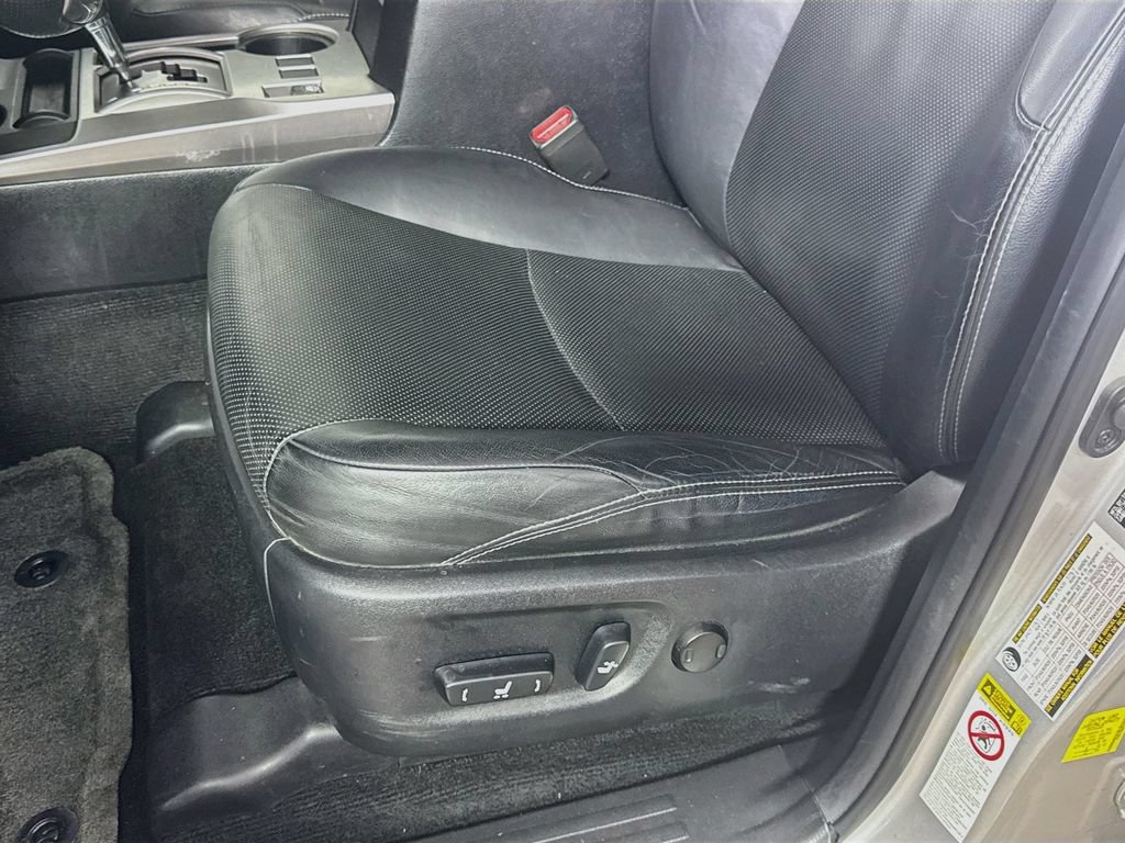 Used 2014 Toyota 4Runner Limited AWD/4WD image 19