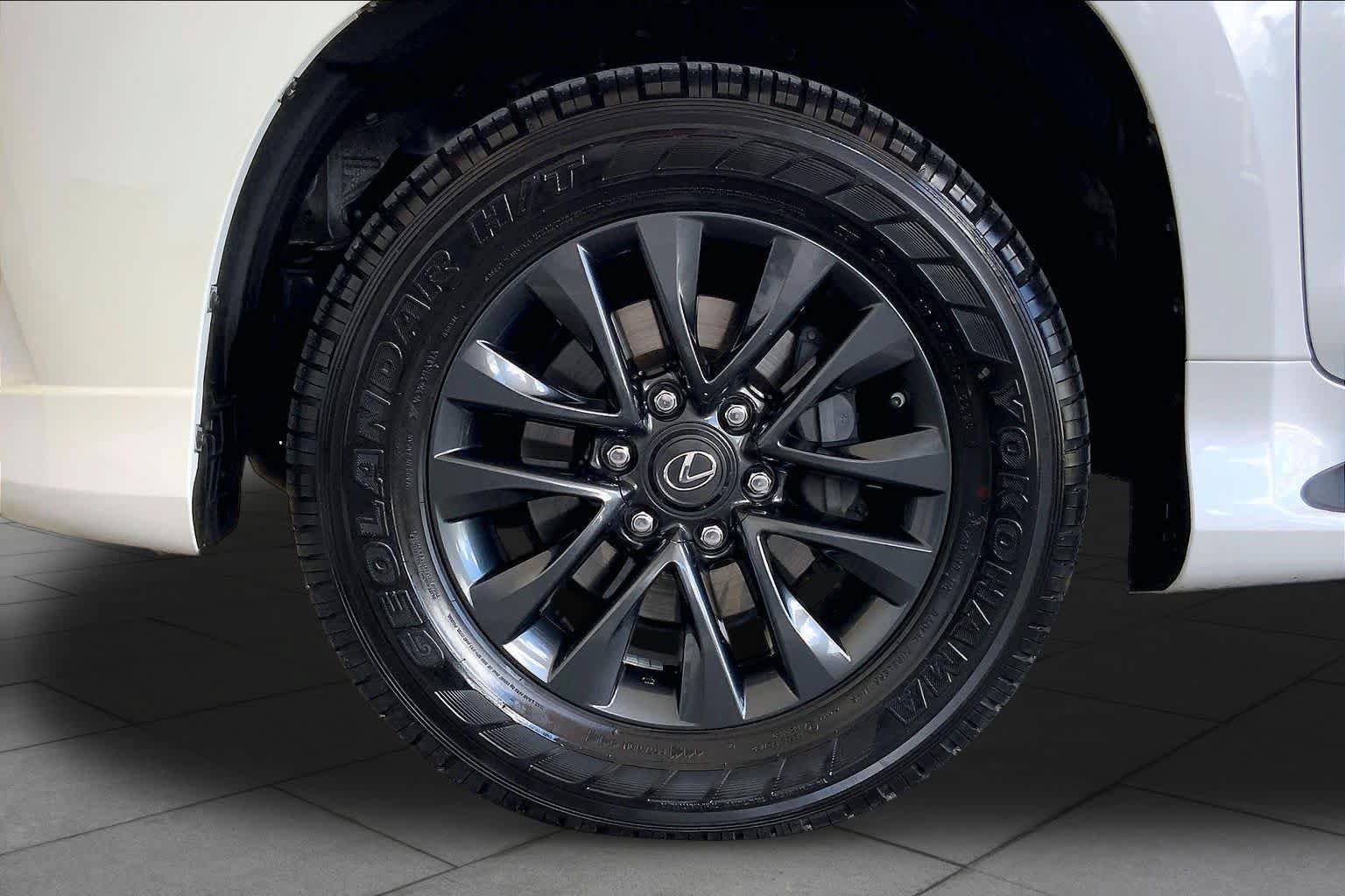 Used 2022 Lexus GX 460 Premium w/ Premium Plus Package AWD/4WD image 11