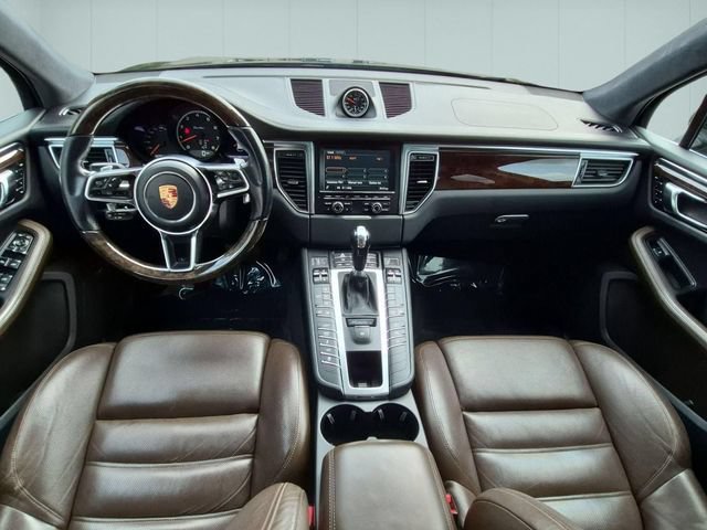 Used 2015 Porsche Macan Turbo AWD/4WD image 28