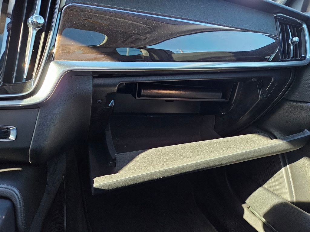 Used 2019 Volvo S90 T5 Momentum image 15