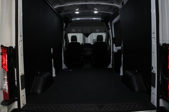 New 2026 Ford Transit 250 148 Medium Roof w/ Load Area Protection Package RWD image 15