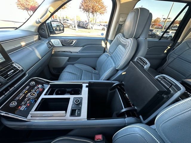Used 2021 Lincoln Navigator L Black Label w/ Cargo Convenience Package image 26