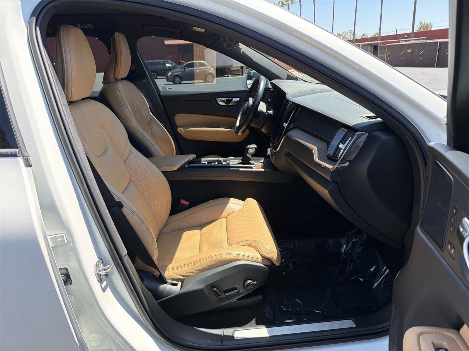 Used 2021 Volvo XC60 T6 Inscription w/ Advanced Package AWD/4WD image 14