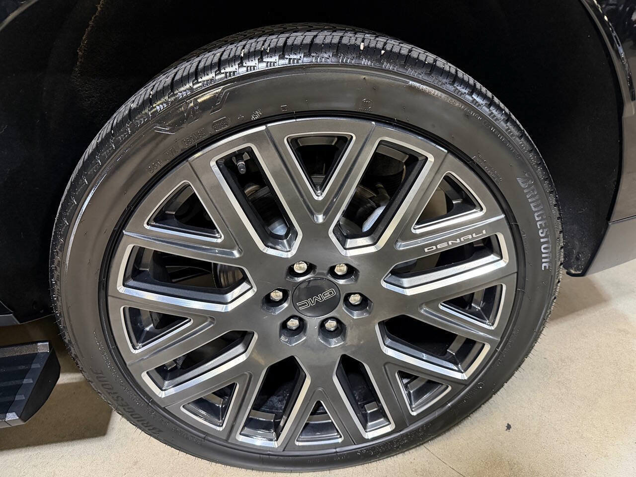 Used 2026 GMC Yukon Denali Ultimate AWD/4WD image 29