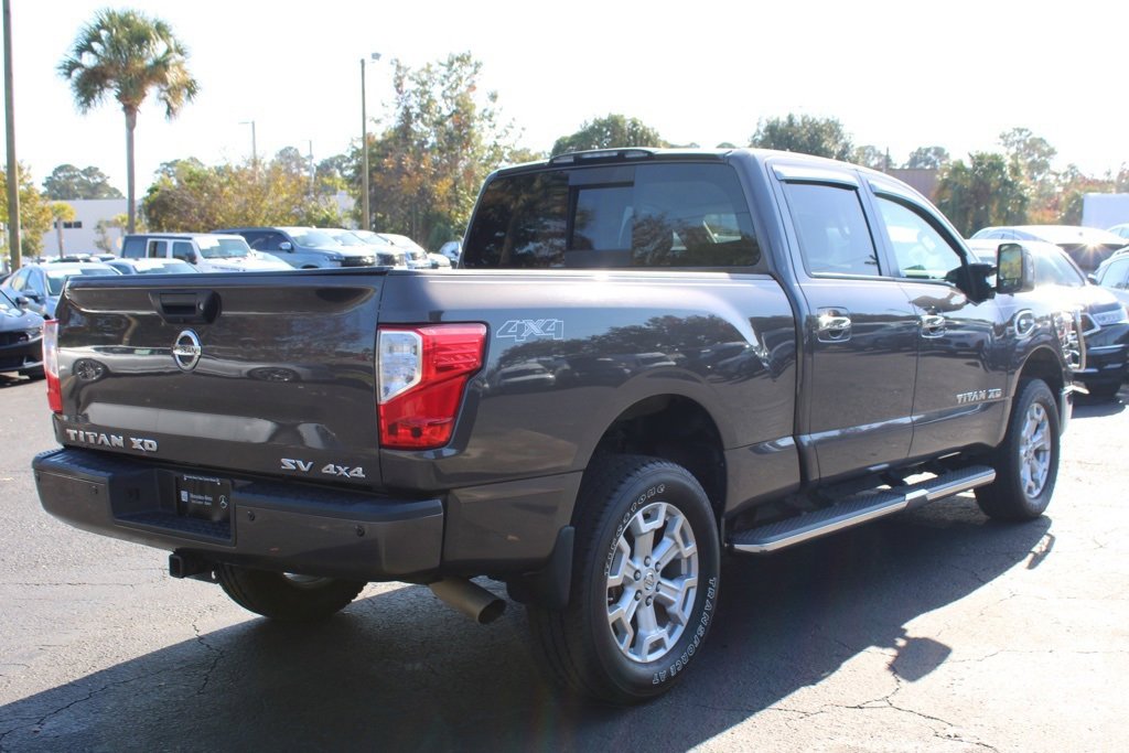 Used 2019 Nissan Titan SV w/ SV Convenience Package image 9