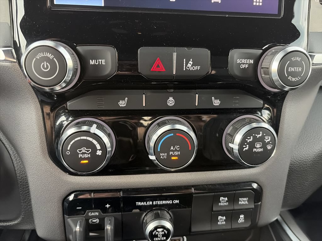 Used 2025 RAM 1500 Big Horn AWD/4WD image 38