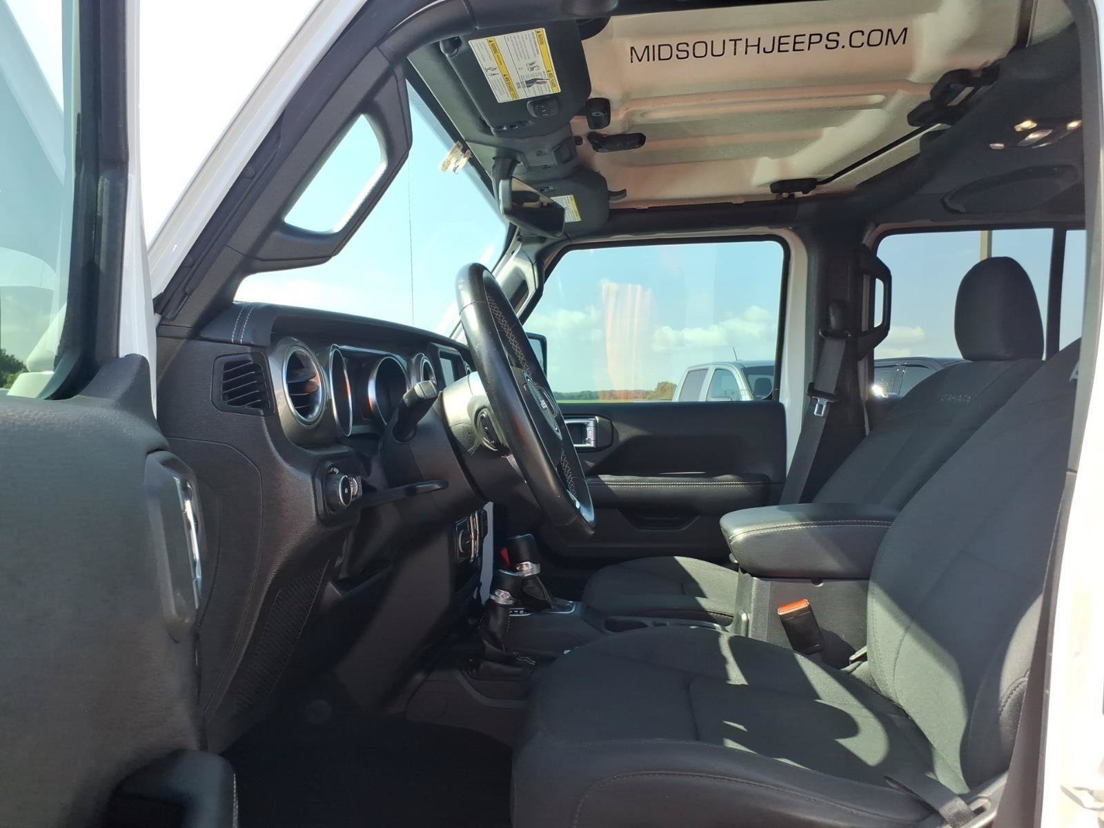 Used 2021 Jeep Wrangler Unlimited Sahara w/ Uconnect 4C Nav & Sound Group AWD/4WD image 17