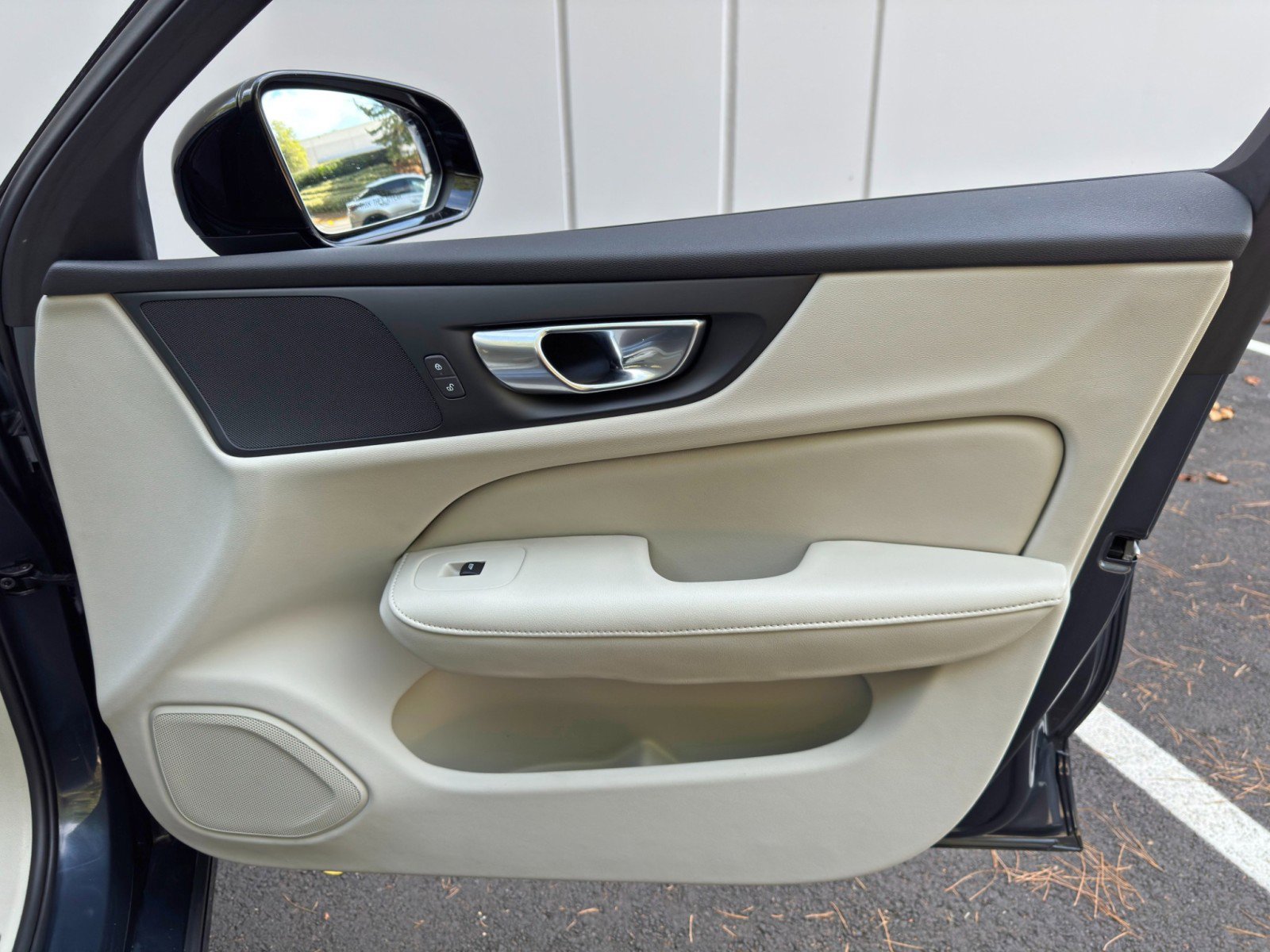 Used 2024 Volvo S60 B5 Core image 41