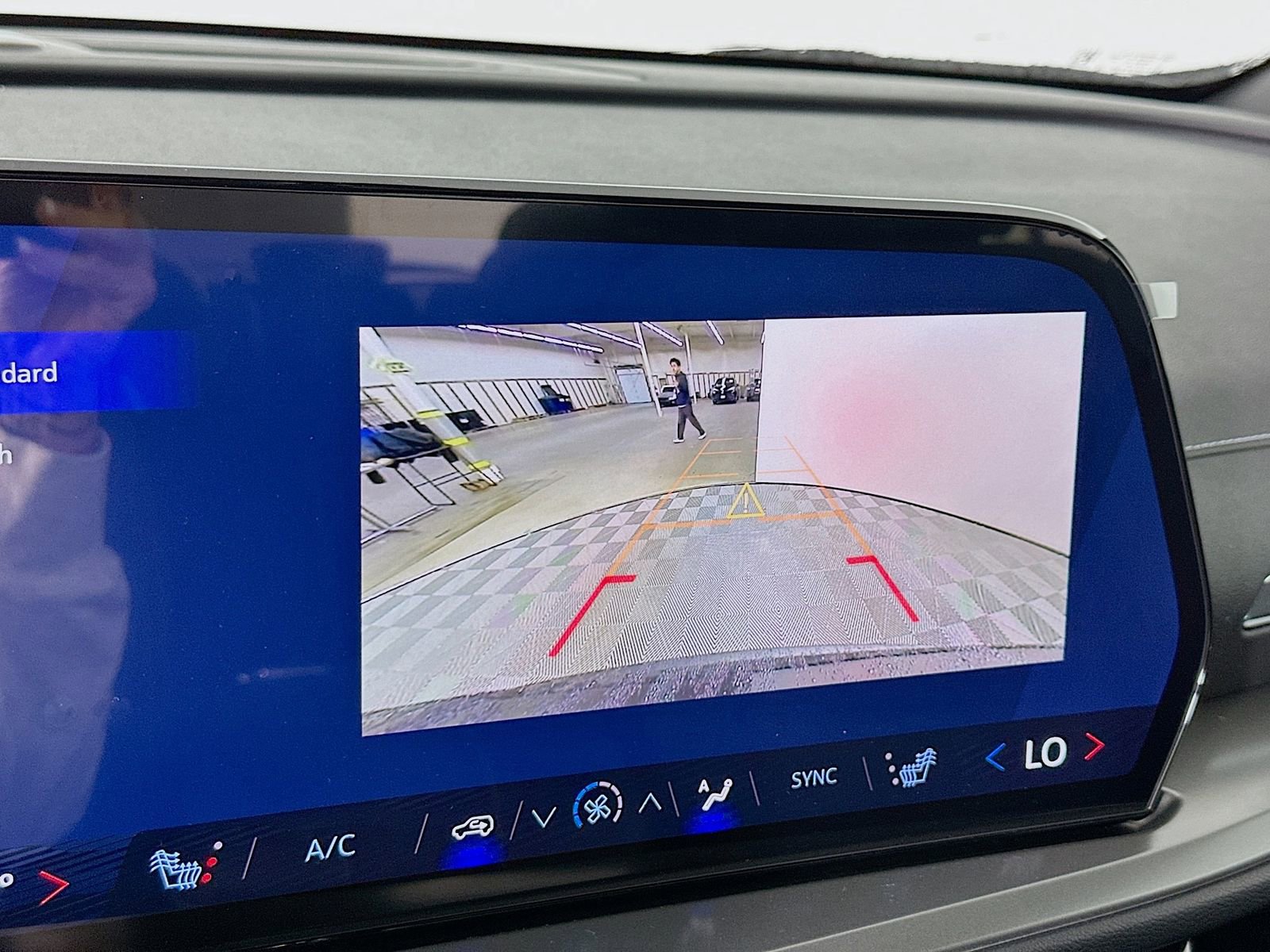 New 2026 Chevrolet Traverse LT image 14