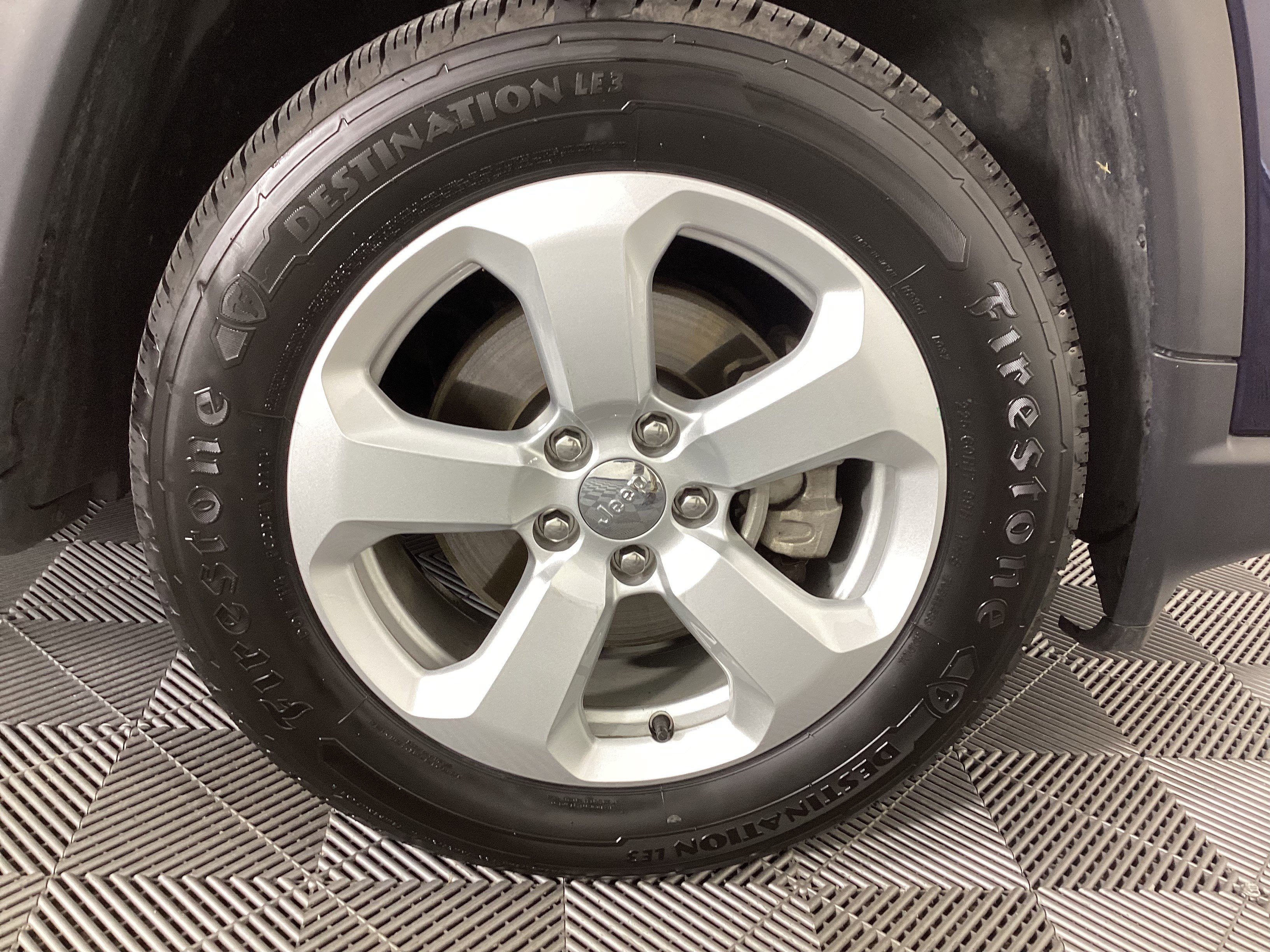 Used 2019 Jeep Compass Latitude image 13