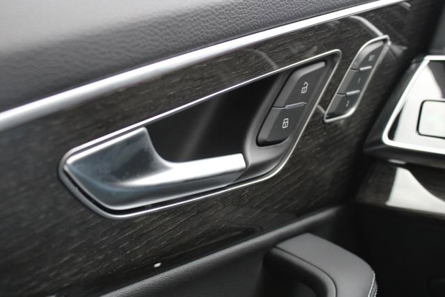 New 2026 Audi Q7 3.0T Premium Plus image 8