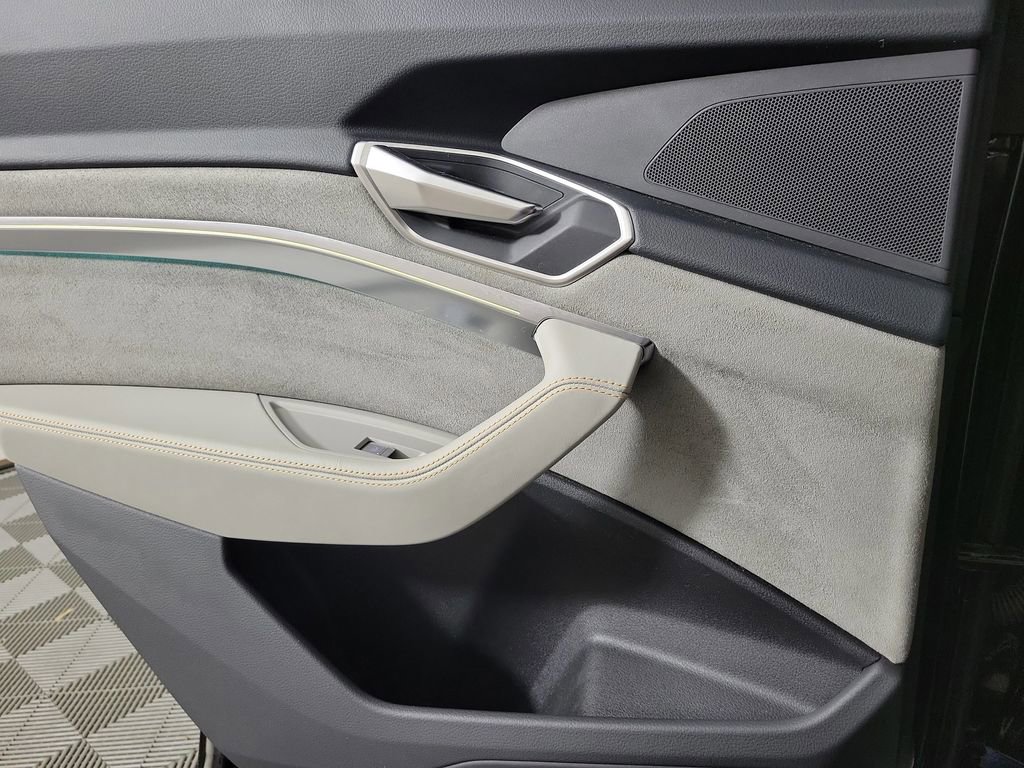 Used 2024 Audi Q8 e-tron Prestige w/ Prestige Package image 17