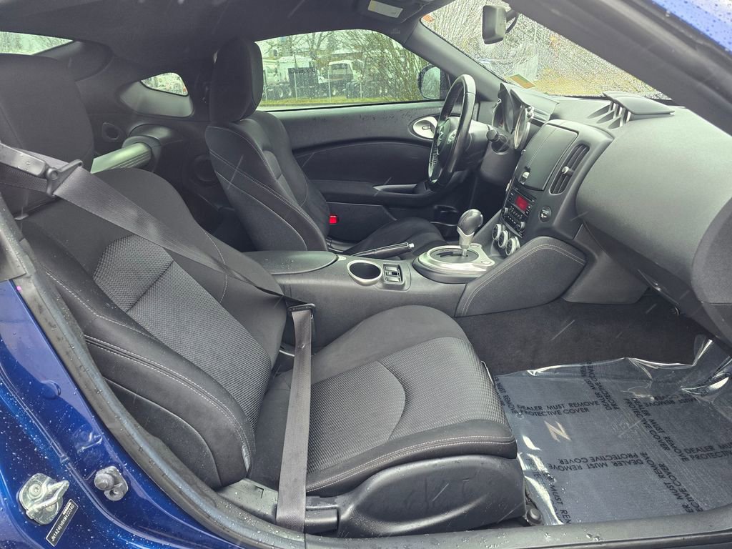 Used 2019 Nissan 370Z Coupe RWD image 19