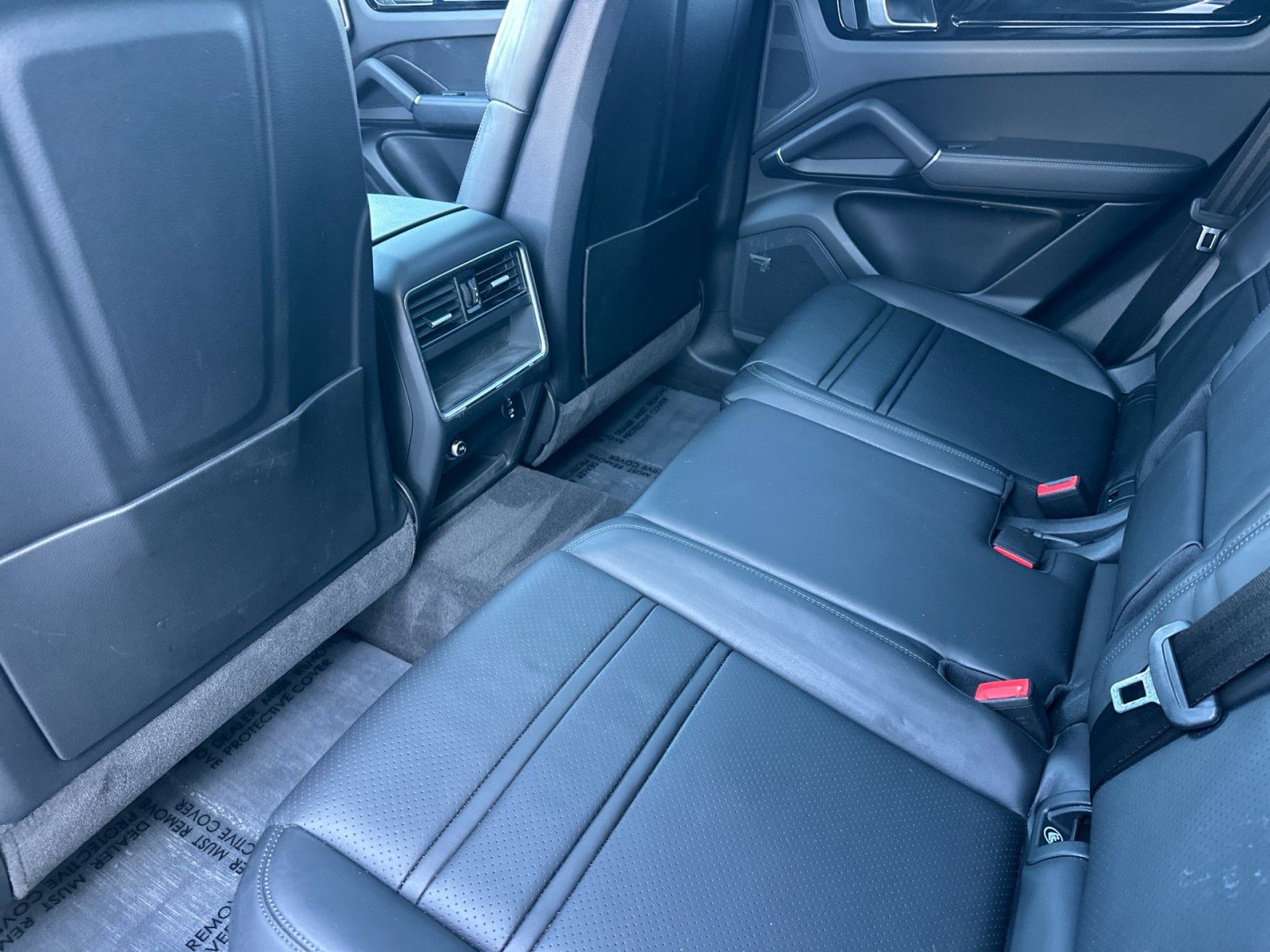 Used 2023 Porsche Cayenne image 13