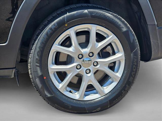 Used 2015 Jeep Cherokee Latitude w/ Comfort/Convenience Group AWD/4WD image 28