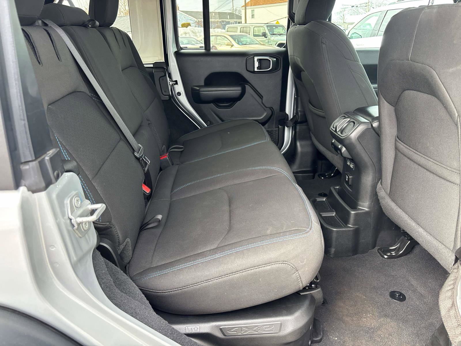 Certified 2023 Jeep Wrangler Unlimited Rubicon 4xe w/ Cold Weather Group image 15