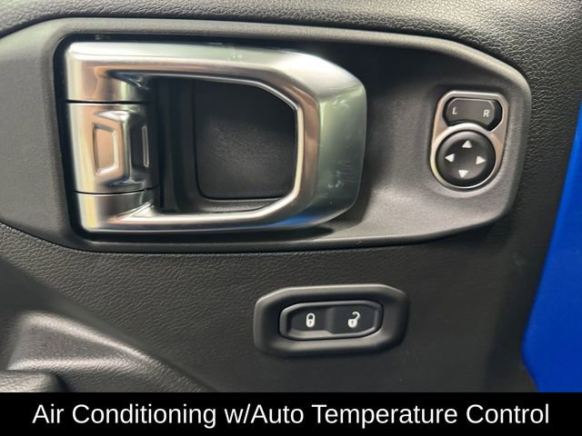 Used 2025 Jeep Wrangler Sport S image 9