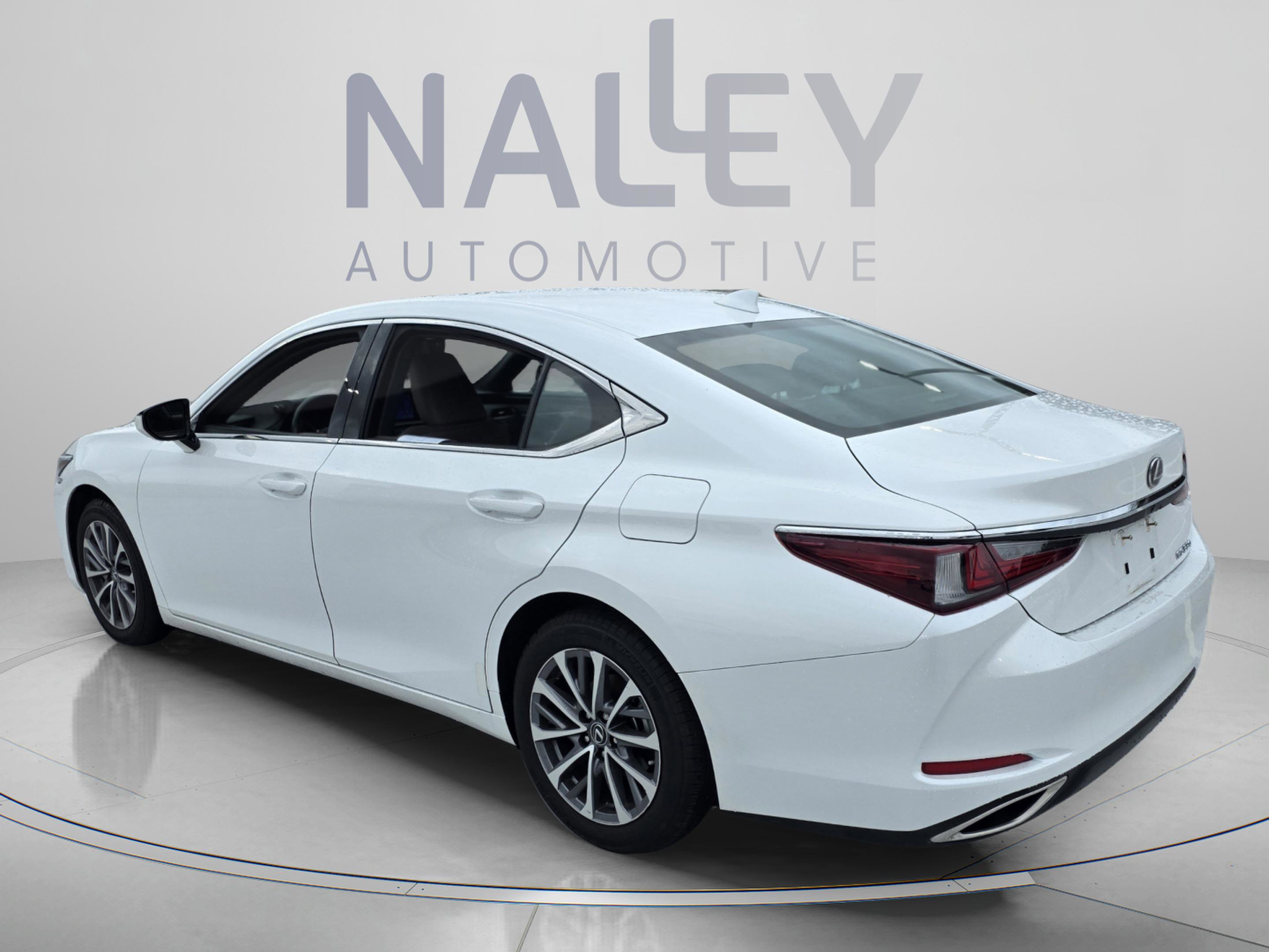 Certified 2023 Lexus ES 350 w/ Accessory Package (Z2) image 3