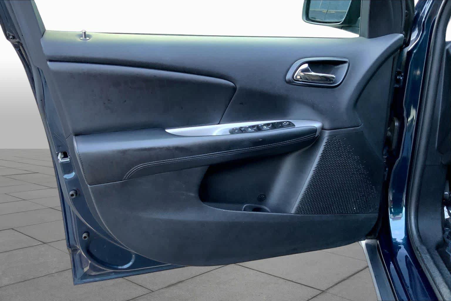 Used 2014 Dodge Journey SXT w/ Quick Order Package 28C FWD image 19