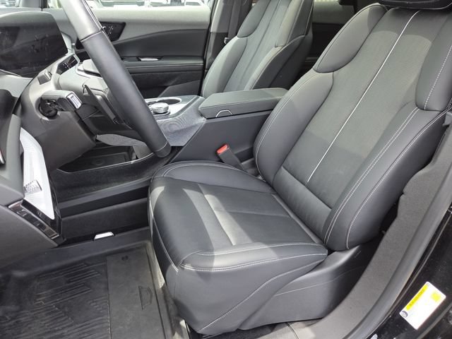 Used 2025 Cadillac Optiq Luxury 2 w/ LPO, Floor Liner Package AWD/4WD image 33
