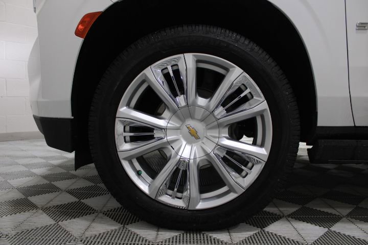 Used 2023 Chevrolet Suburban High Country image 49