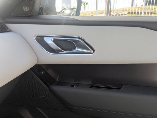 Used 2026 Land Rover Range Rover Velar Dynamic SE AWD/4WD image 29