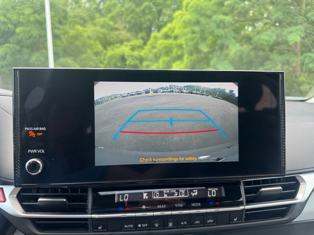 Used 2025 Toyota Sienna XLE w/ XLE Plus Package AWD/4WD image 18