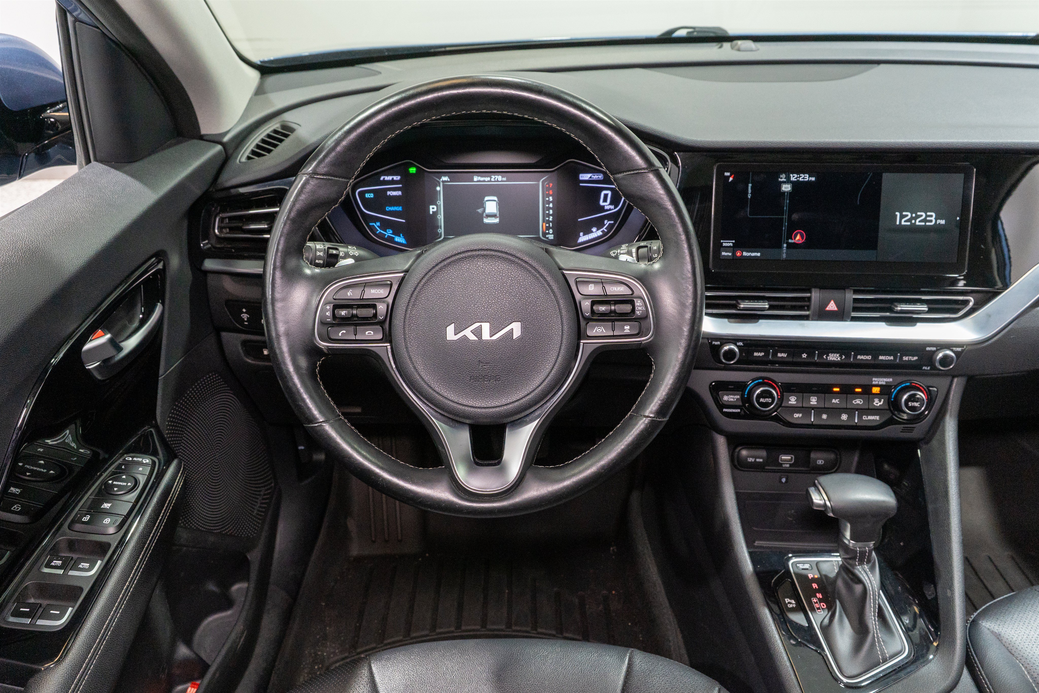 Used 2022 Kia Niro EX Premium FWD image 11