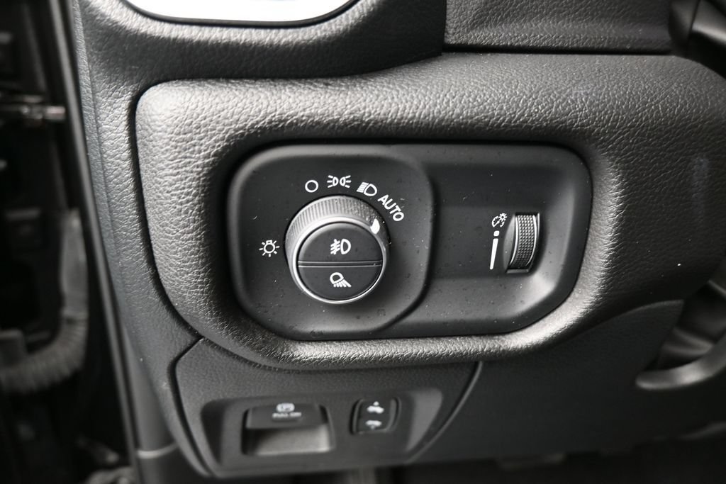 Used 2025 RAM 1500 Big Horn AWD/4WD image 12