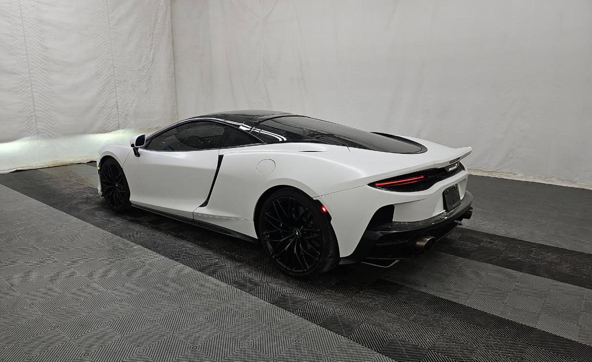 Used 2023 McLaren GT RWD image 4