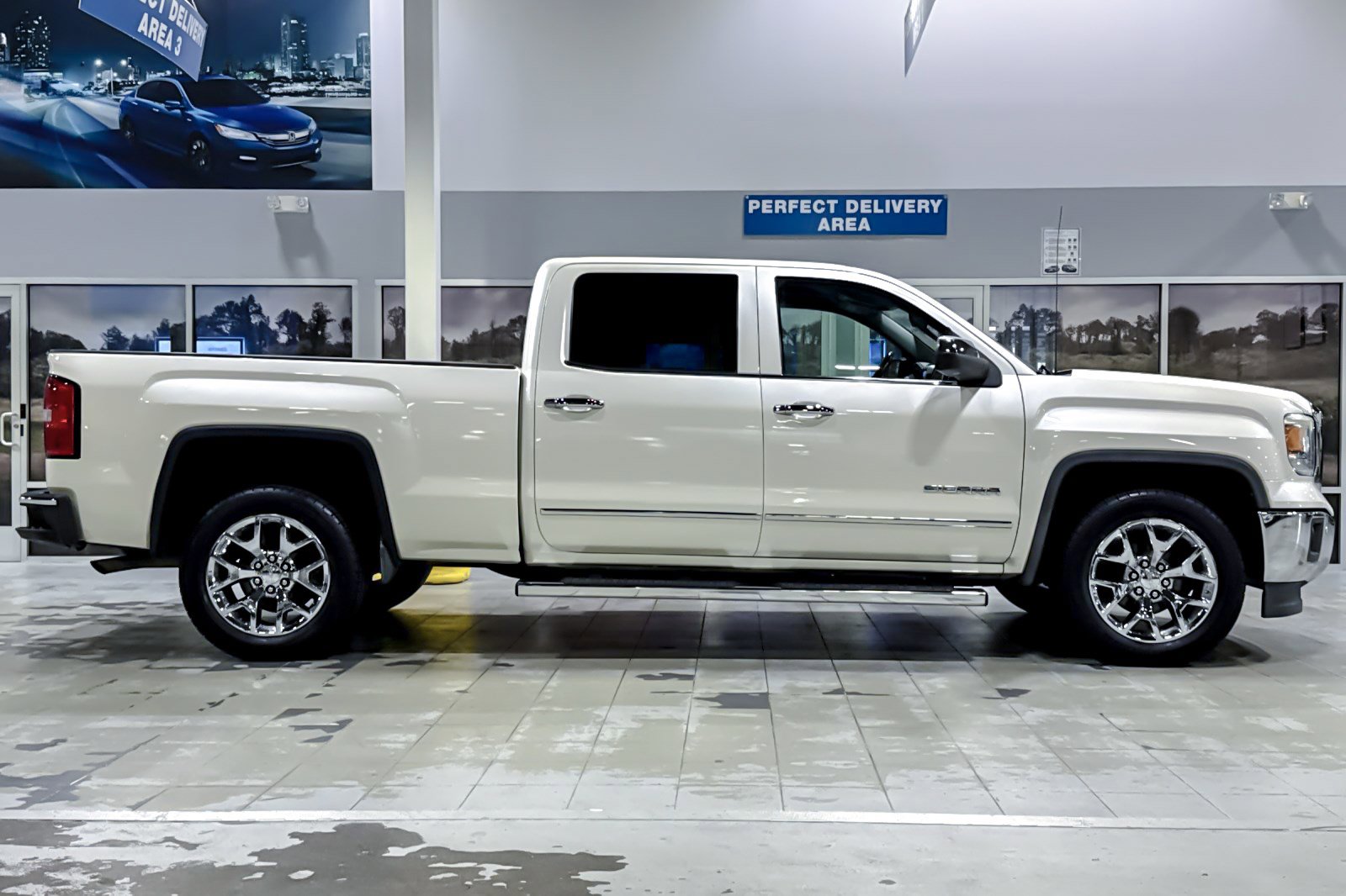Used 2014 GMC Sierra 1500 SLT w/ SLT Crew Cab Value Package RWD image 7