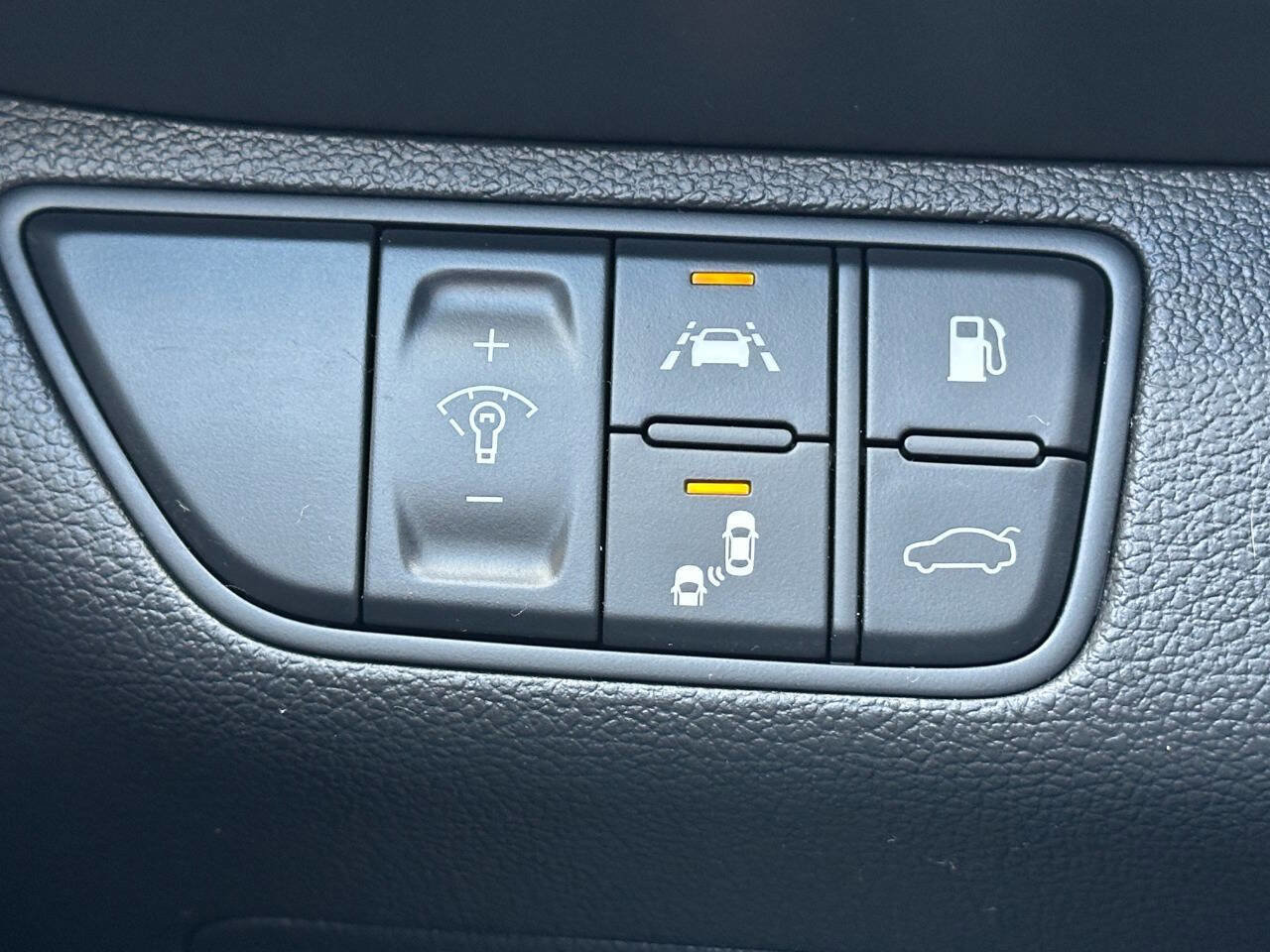 Used 2019 Genesis G70 2.0T Advanced w/ Sport Package image 81