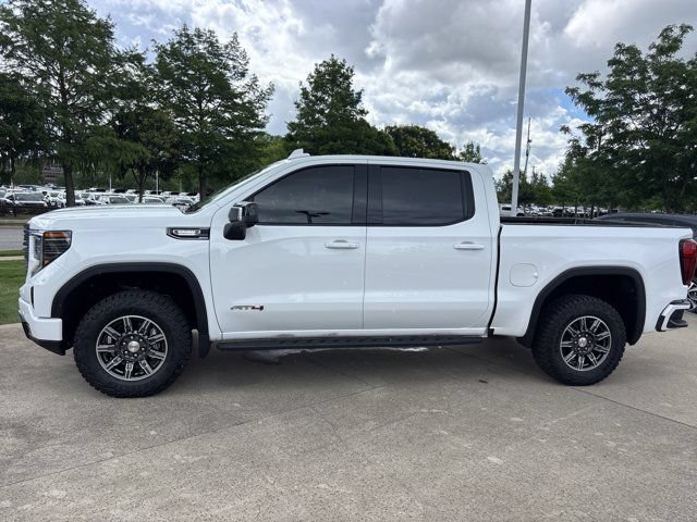 Used 2024 GMC Sierra 1500 AT4 w/ AT4 Premium Package AWD/4WD image 9
