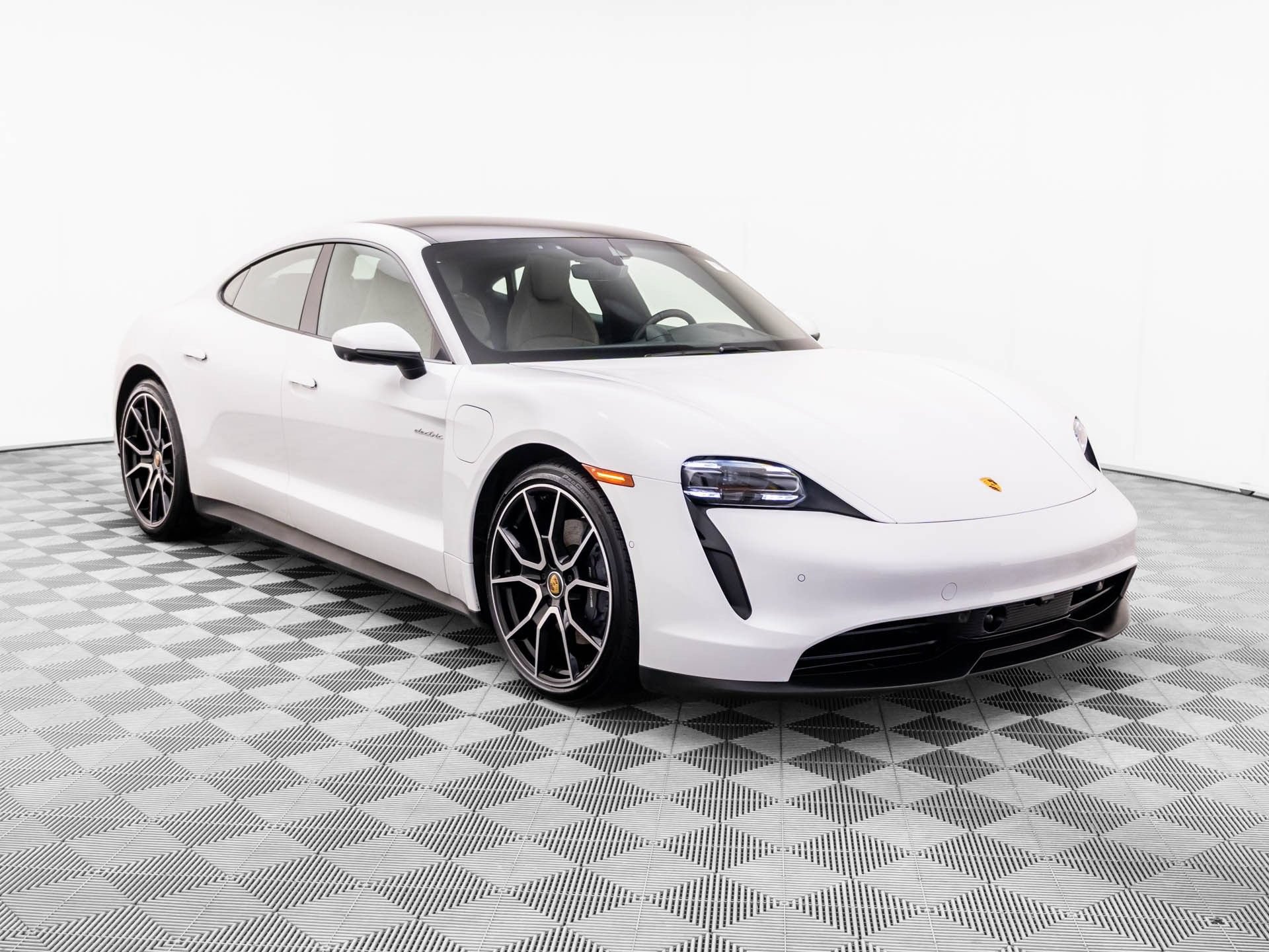 Used 2023 Porsche Taycan RWD image 7