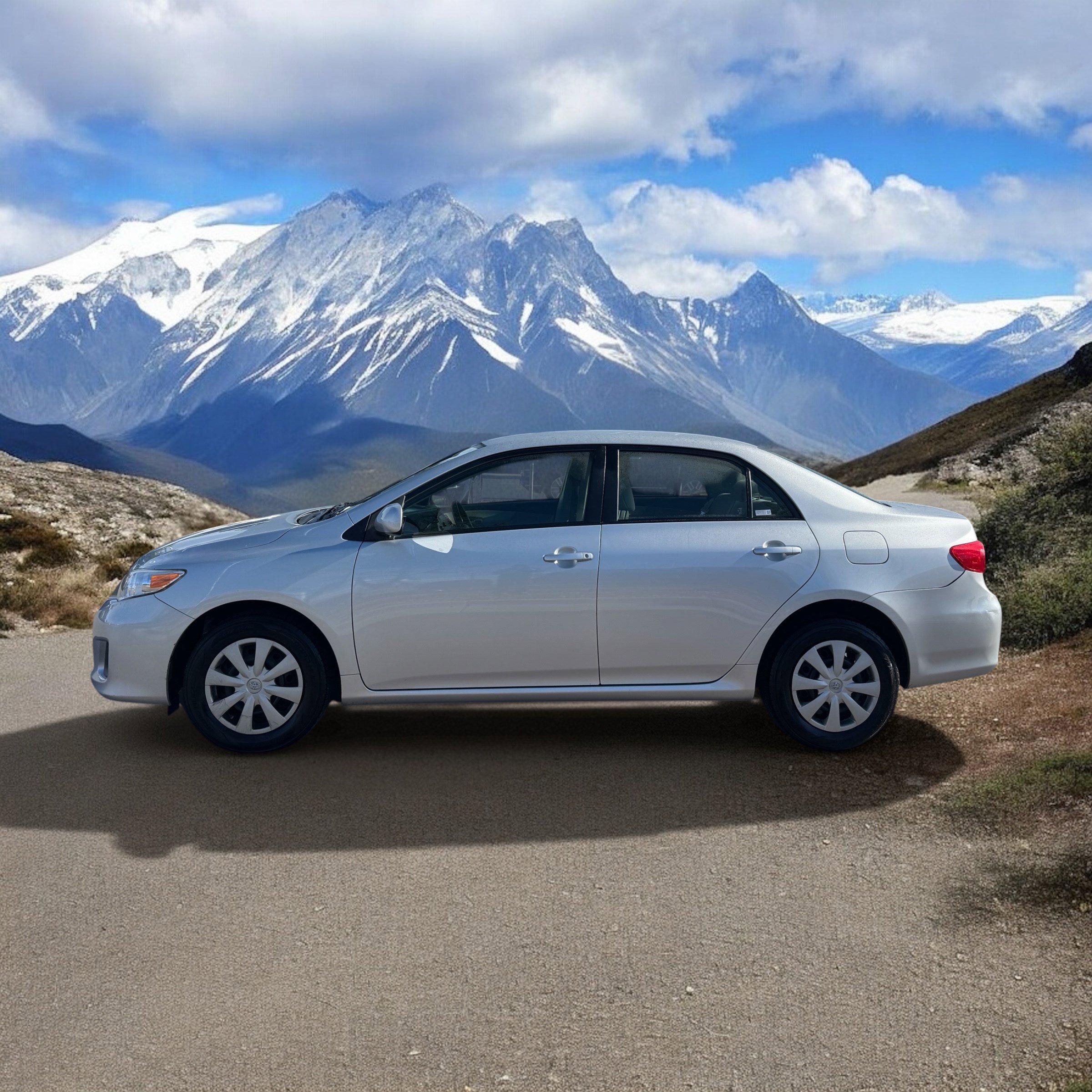 Used 2011 Toyota Corolla LE FWD image 2