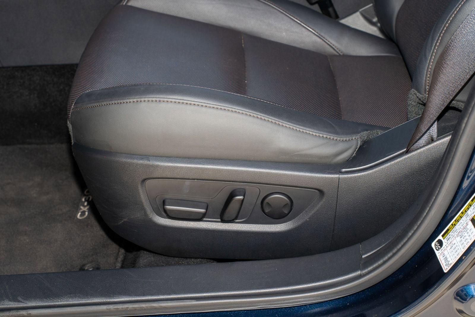 Used 2023 MAZDA CX-30 AWD 2.5 S w/ Premium Package image 29