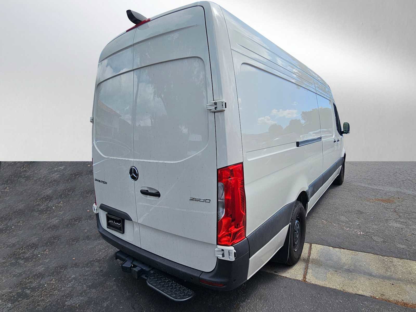 Used 2025 Mercedes-Benz Sprinter 2500 image 3