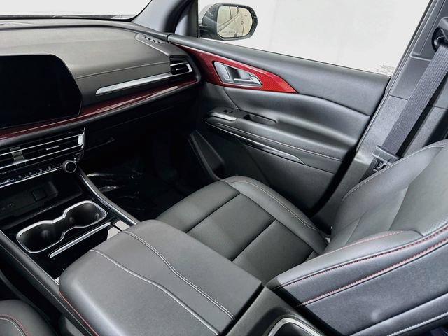 Used 2025 Chevrolet Traverse Z71 w/ Driver Confidence Package AWD/4WD image 24