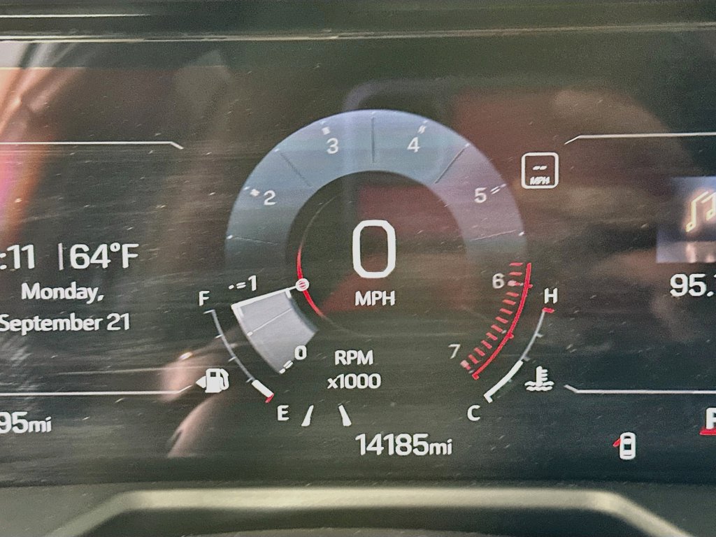 Used 2025 GMC Acadia Elevation FWD image 17