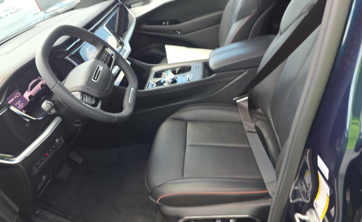 Used 2024 Jeep Wagoneer Launch Edition AWD/4WD image 7