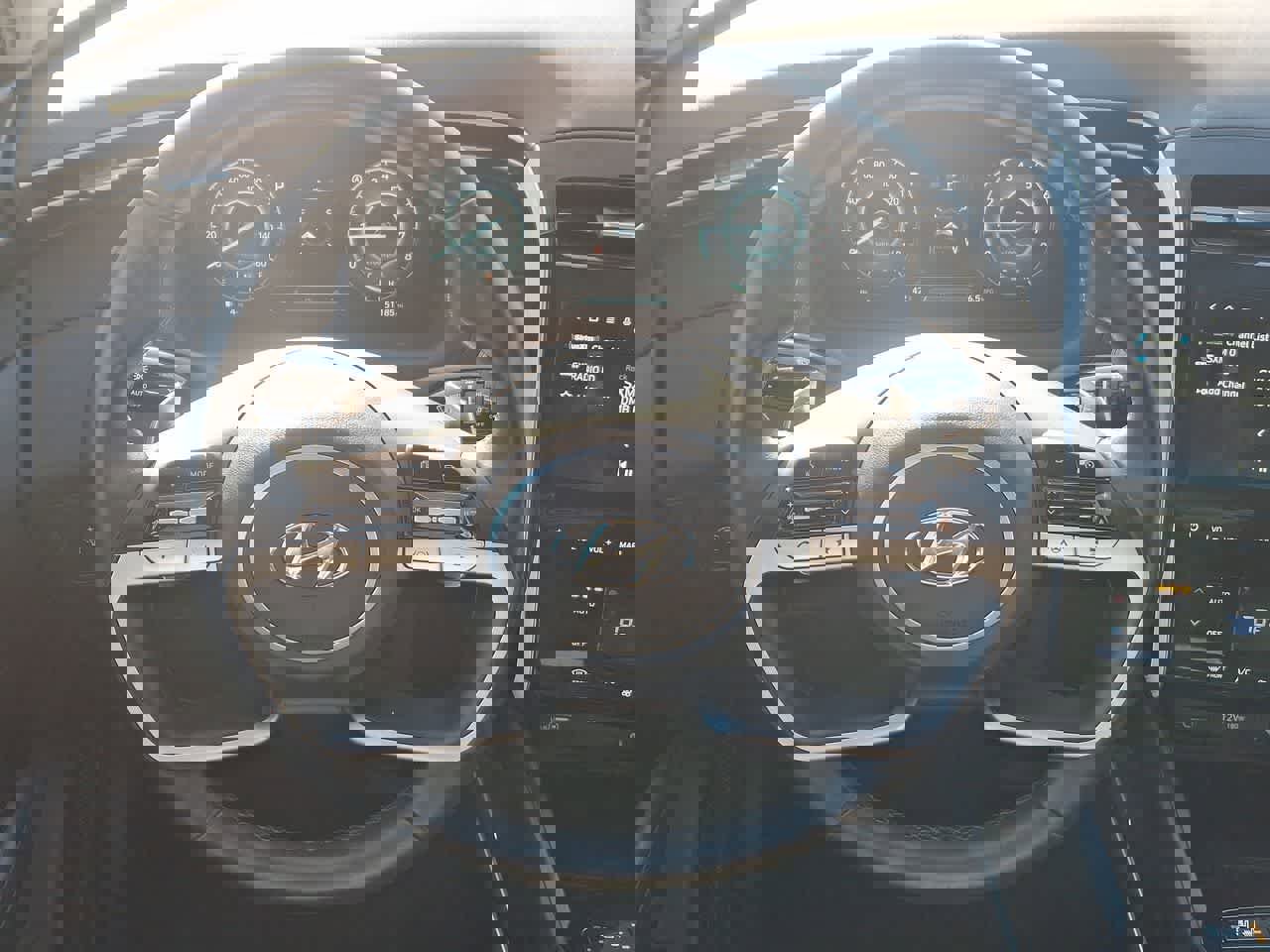 Used 2024 Hyundai Tucson Limited image 22