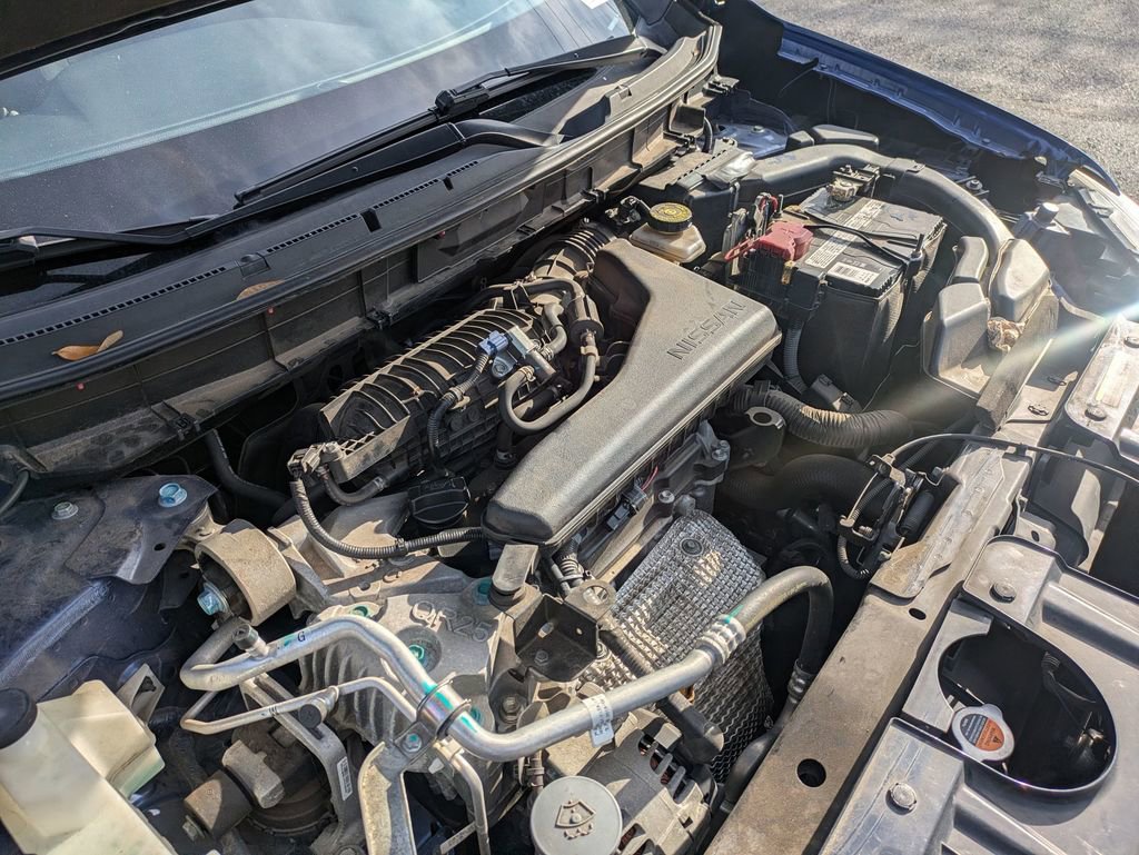 Used 2019 Nissan Rogue SV image 12