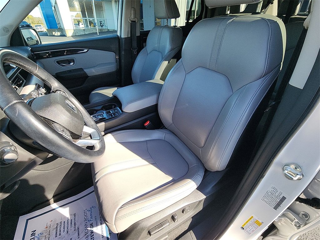 Used 2023 Honda Pilot EX-L image 11
