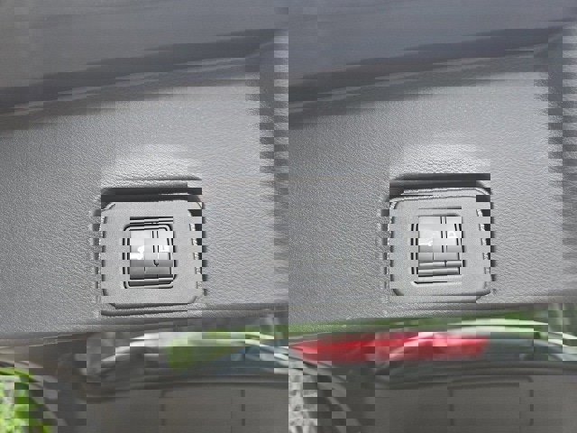 Used 2022 Nissan Rogue SL w/ SL Premium Package image 11