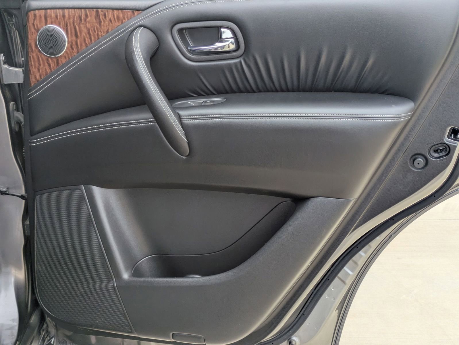 Used 2020 Nissan Armada SL w/ Premium Package image 27