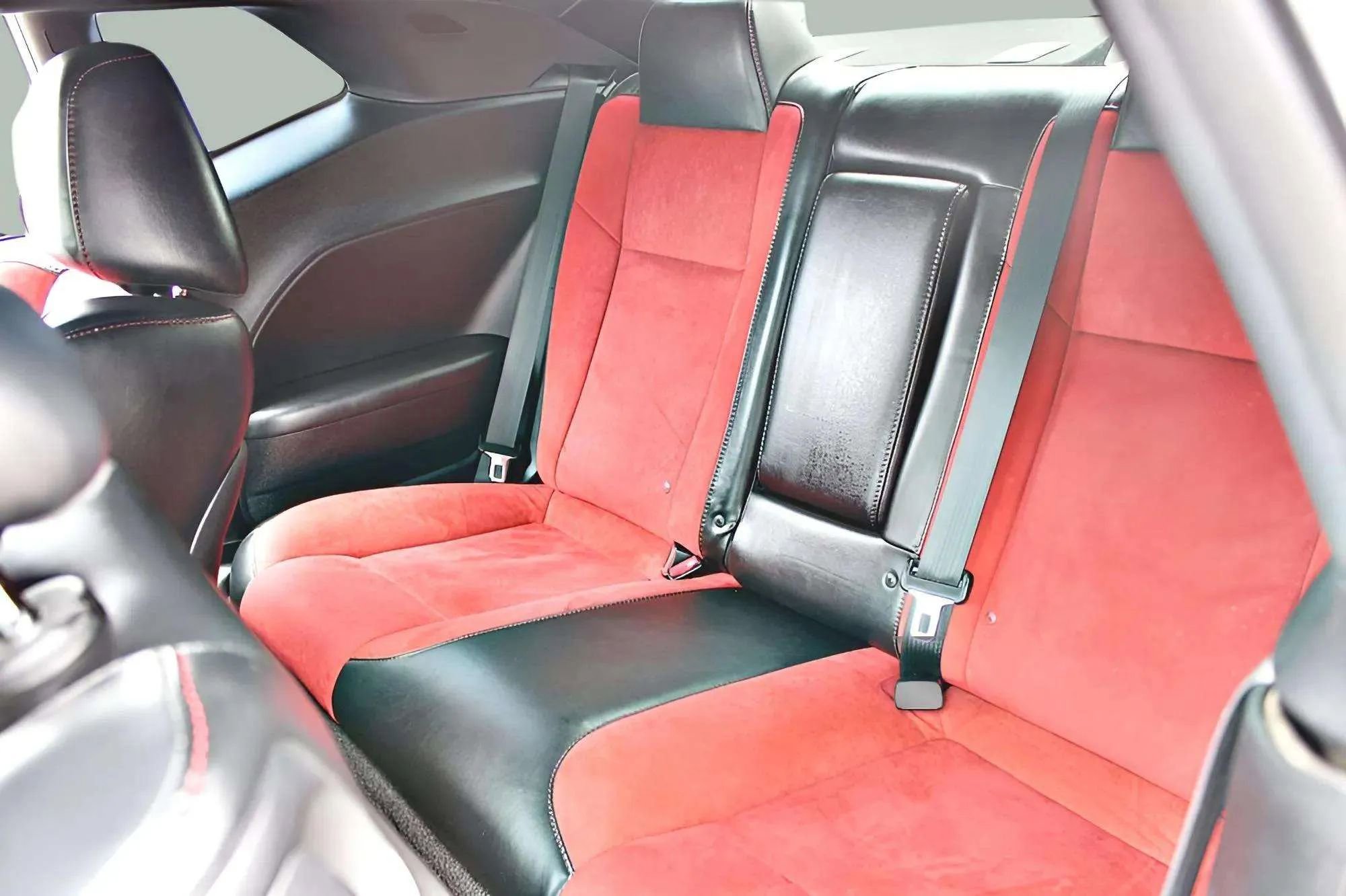 Used 2015 Dodge Challenger R/T Plus image 20